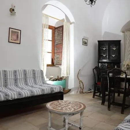 Tower Of Dellarokas Vakantiehuis Mélanes