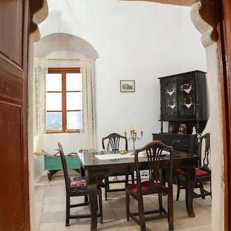 Vakantiehuis Tower Of Dellarokas Mélanes